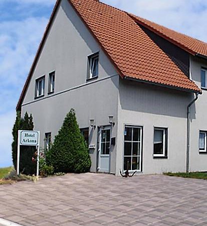 Hotel Arkona Genthin エクステリア 写真