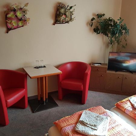 Hotel Arkona Genthin エクステリア 写真