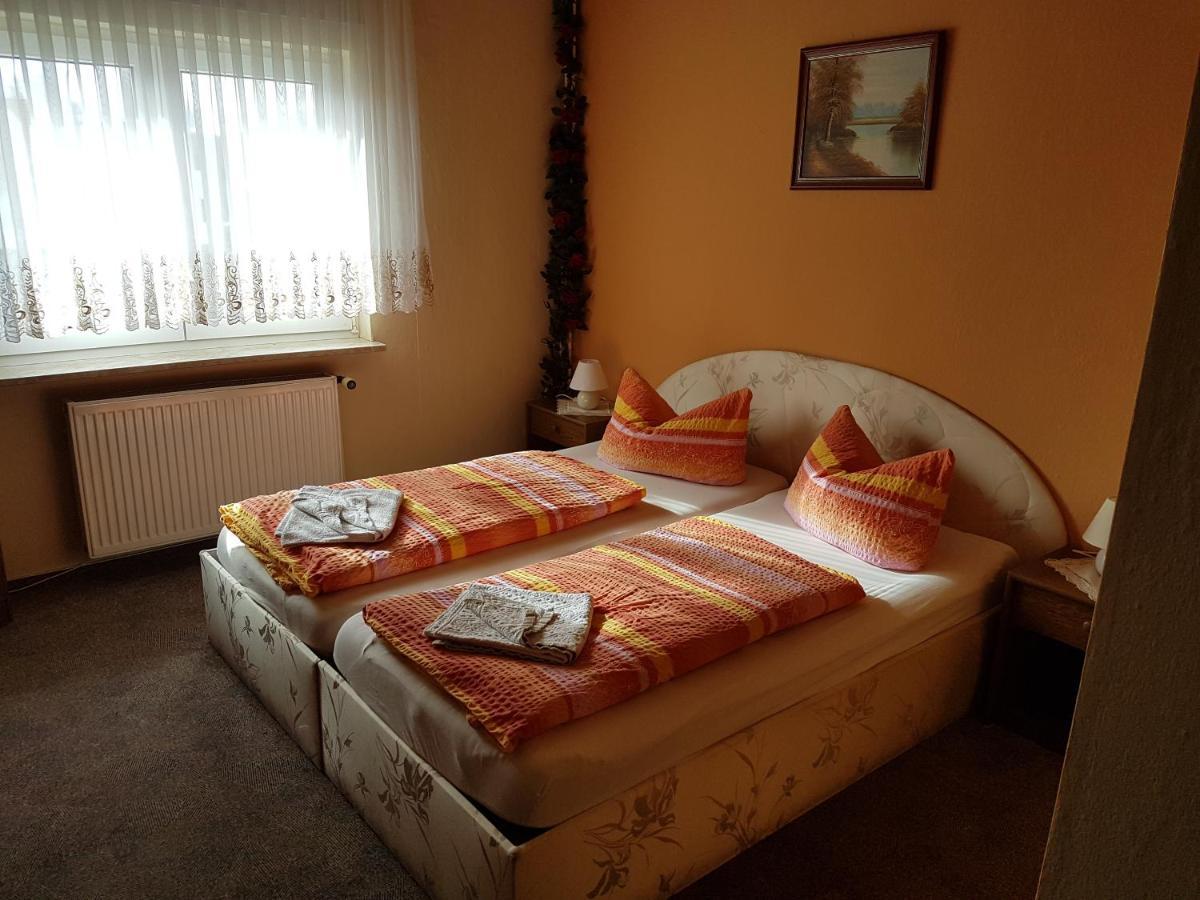 Hotel Arkona Genthin エクステリア 写真