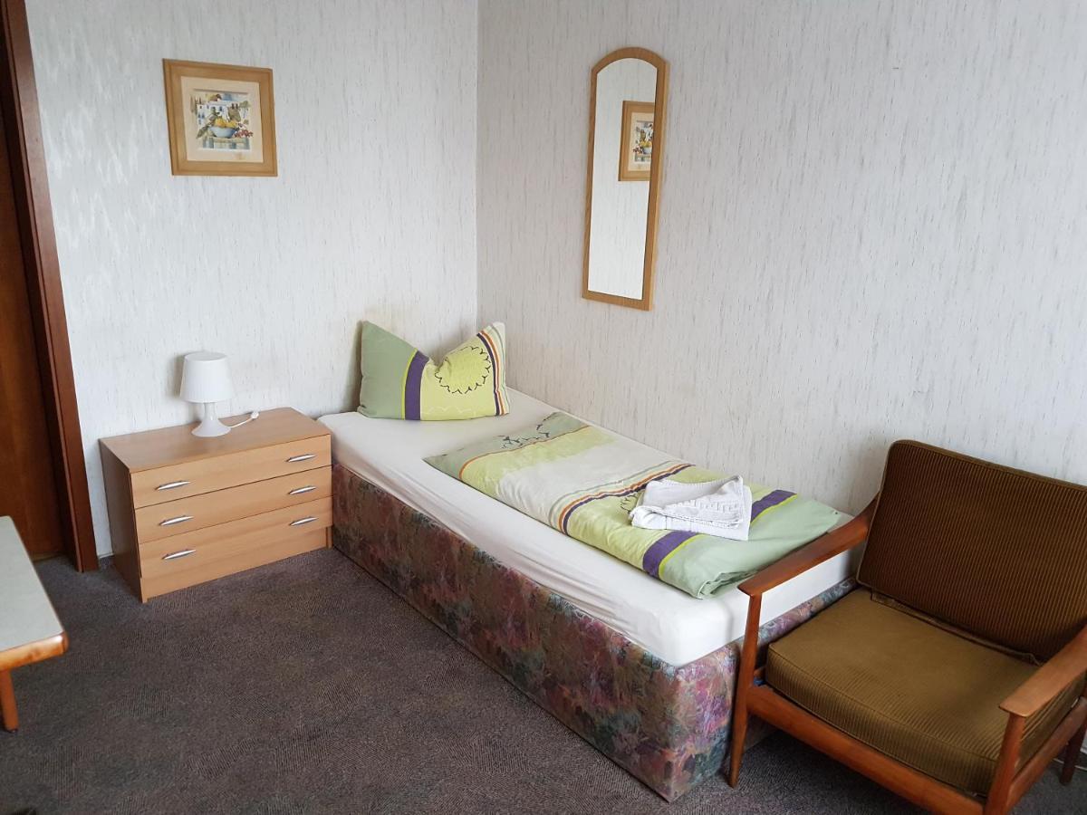 Hotel Arkona Genthin エクステリア 写真