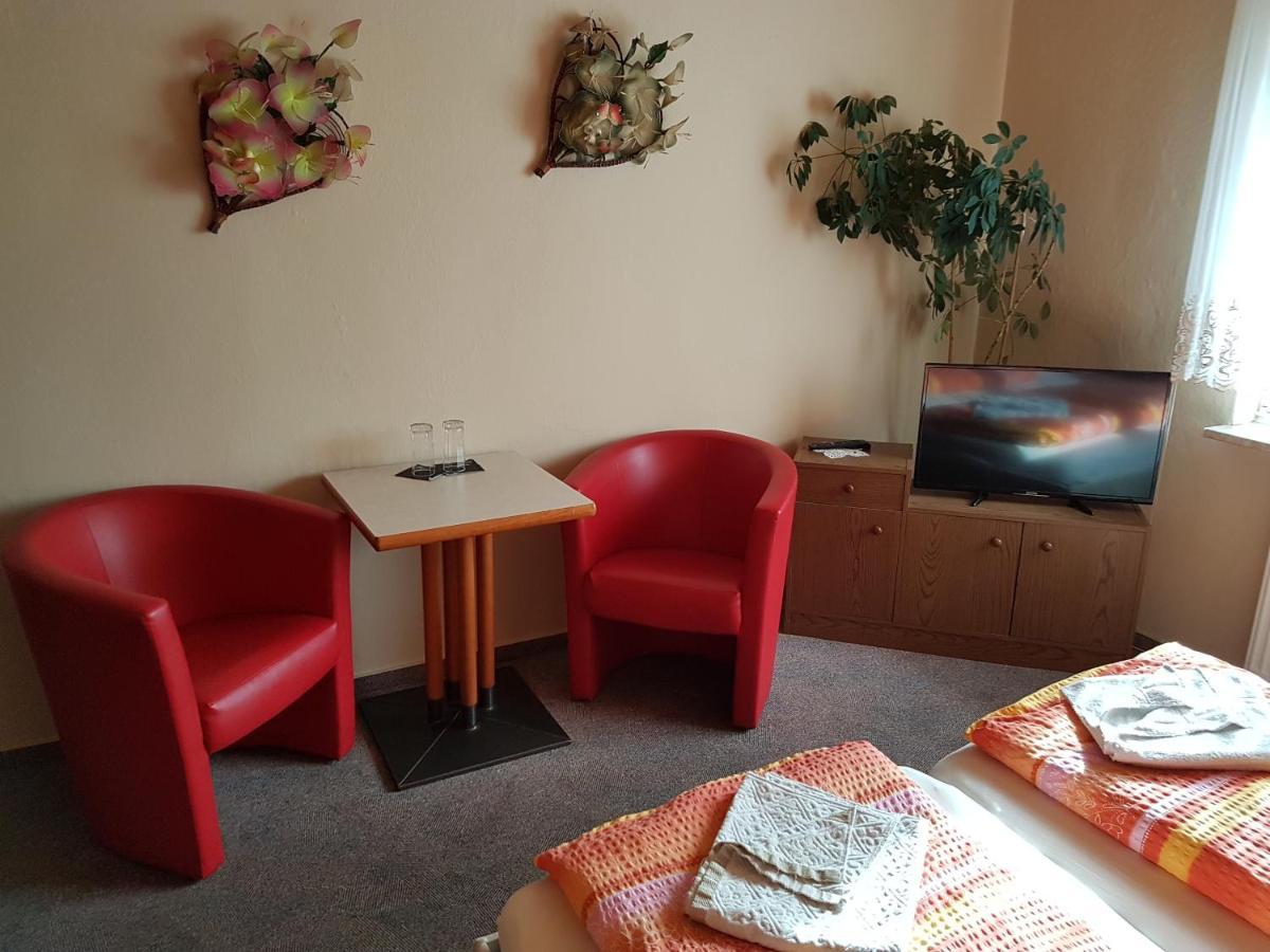 Hotel Arkona Genthin エクステリア 写真